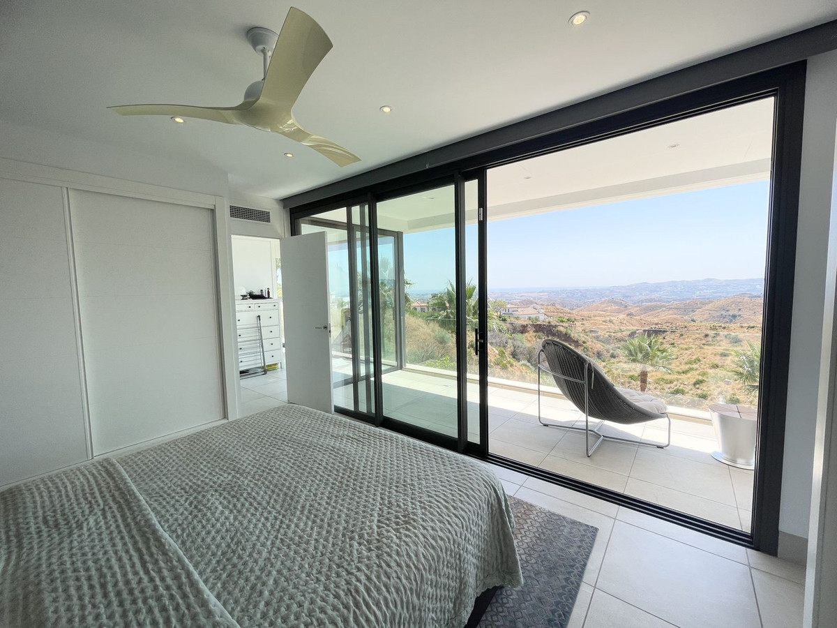 Se vende Villa - Chalet de 4 dormitorios en Costa Del Sol, Málaga, España