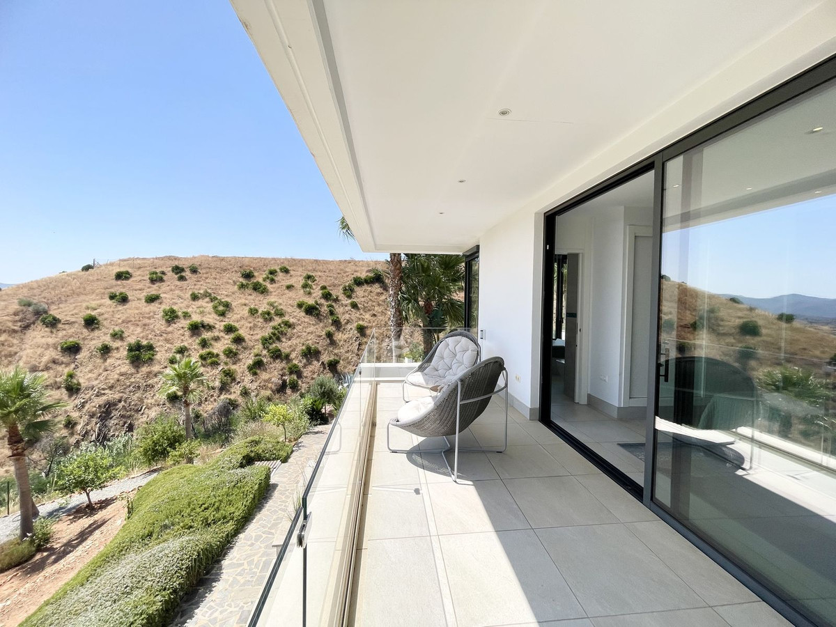 Se vende Villa - Chalet de 4 dormitorios en Costa Del Sol, Málaga, España