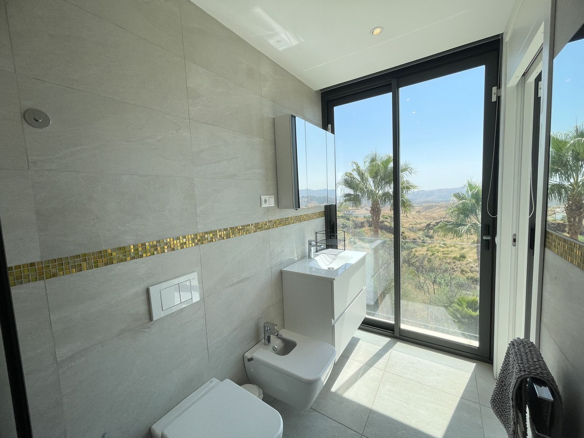 Se vende Villa - Chalet de 4 dormitorios en Costa Del Sol, Málaga, España