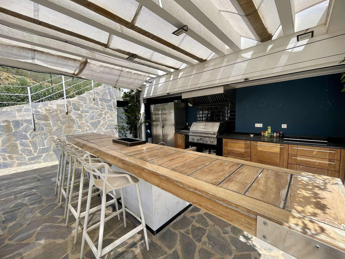 Se vende Villa - Chalet de 4 dormitorios en Costa Del Sol, Málaga, España