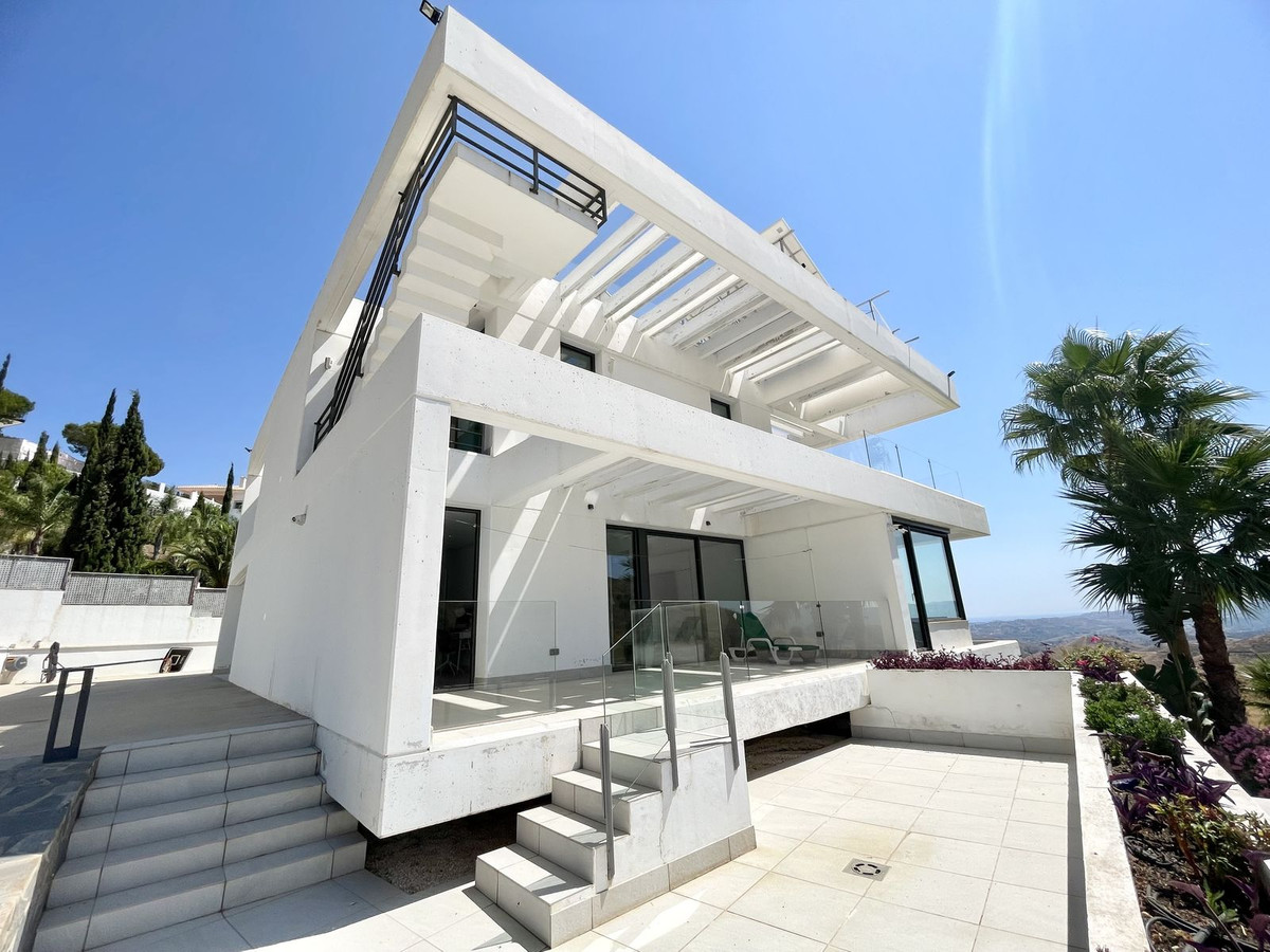 Se vende Villa - Chalet de 4 dormitorios en Costa Del Sol, Málaga, España