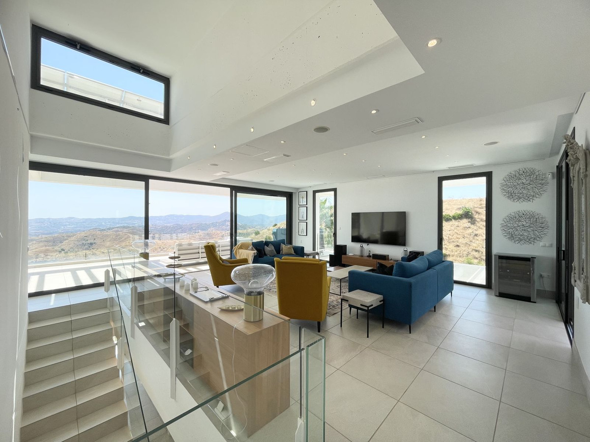 Se vende Villa - Chalet de 4 dormitorios en Costa Del Sol, Málaga, España