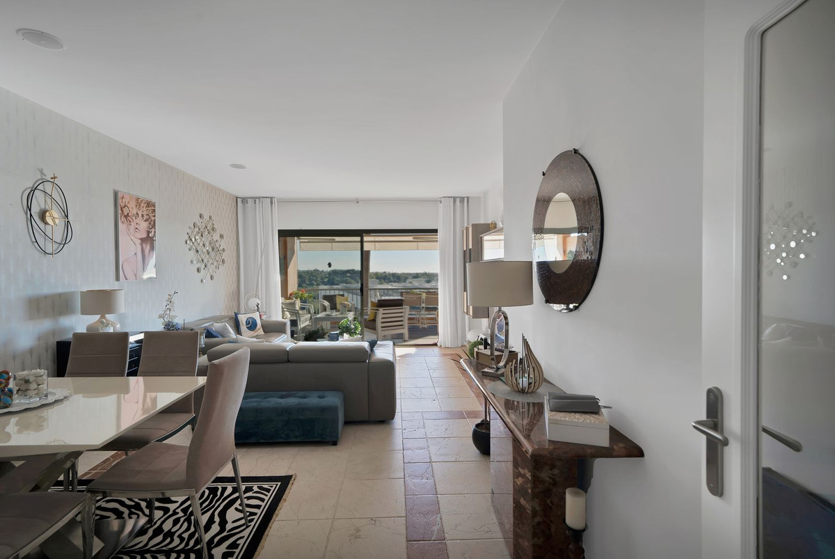 Se vende Apartamento Planta Media de 2 dormitorios en Costa Del Sol, Málaga, España