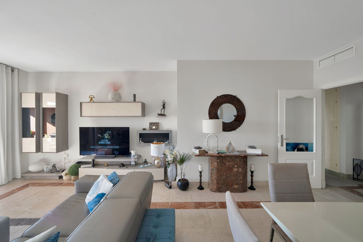 Se vende Apartamento Planta Media de 2 dormitorios en Costa Del Sol, Málaga, España