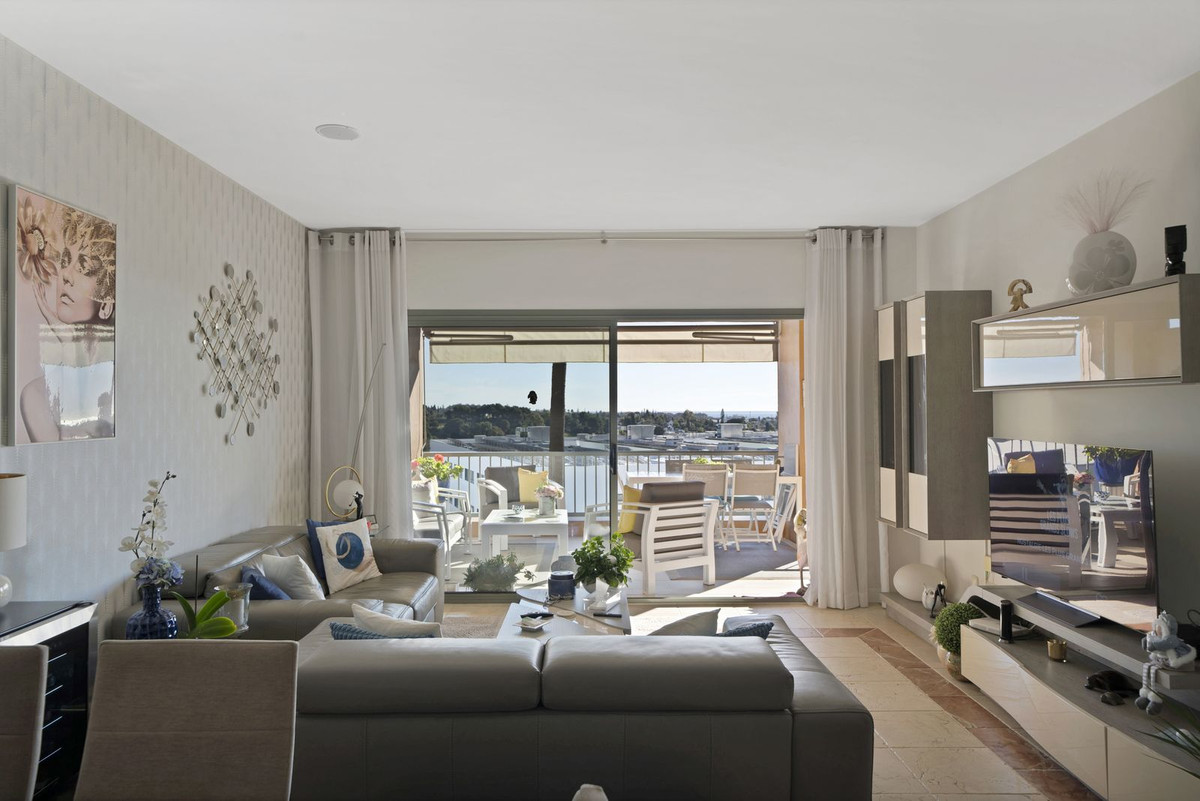 Se vende Apartamento Planta Media de 2 dormitorios en Costa Del Sol, Málaga, España