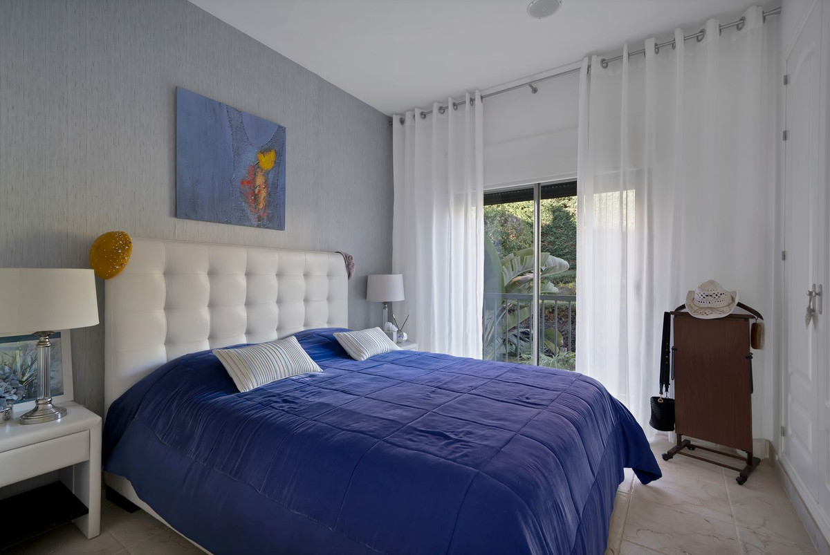 Se vende Apartamento Planta Media de 2 dormitorios en Costa Del Sol, Málaga, España