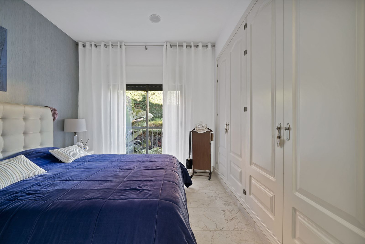 Se vende Apartamento Planta Media de 2 dormitorios en Costa Del Sol, Málaga, España