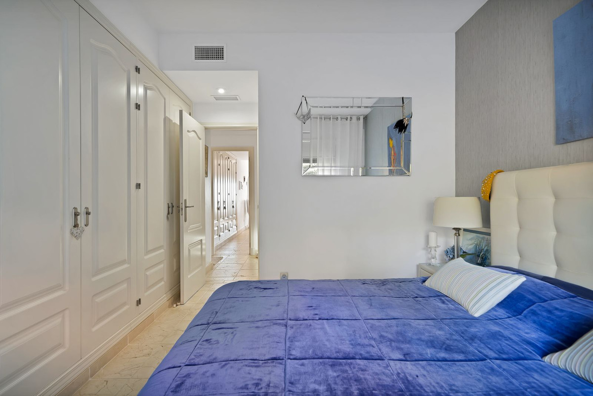 Se vende Apartamento Planta Media de 2 dormitorios en Costa Del Sol, Málaga, España