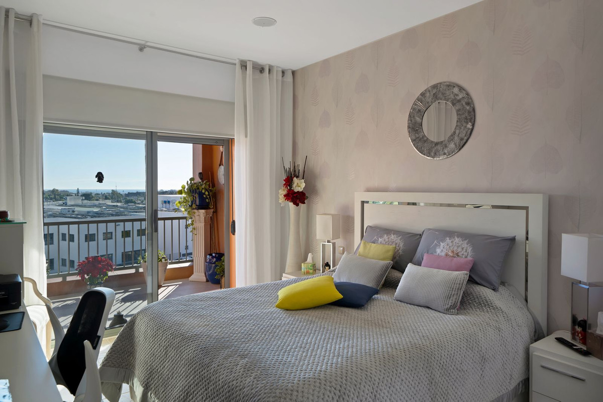 Se vende Apartamento Planta Media de 2 dormitorios en Costa Del Sol, Málaga, España
