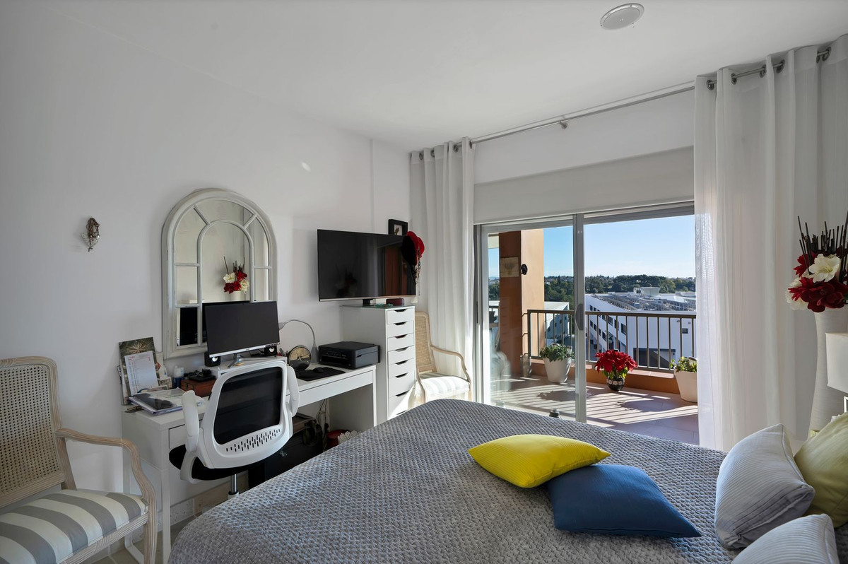 Se vende Apartamento Planta Media de 2 dormitorios en Costa Del Sol, Málaga, España