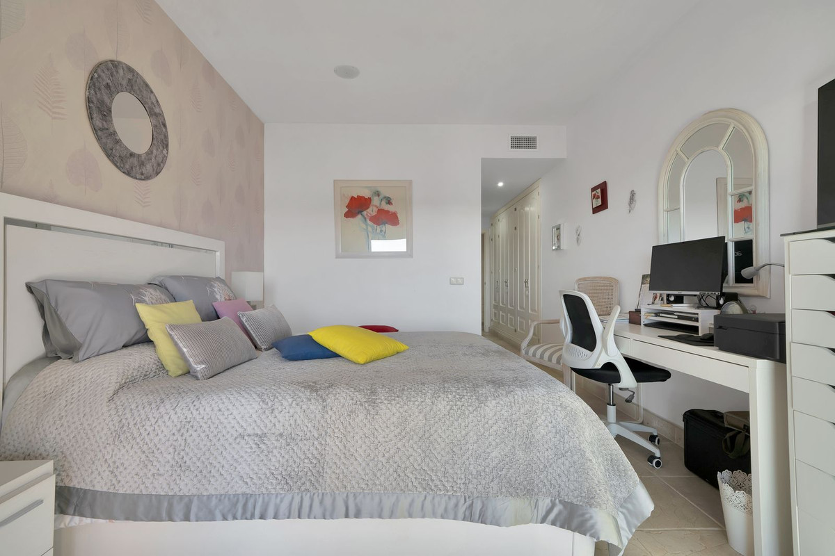 Se vende Apartamento Planta Media de 2 dormitorios en Costa Del Sol, Málaga, España
