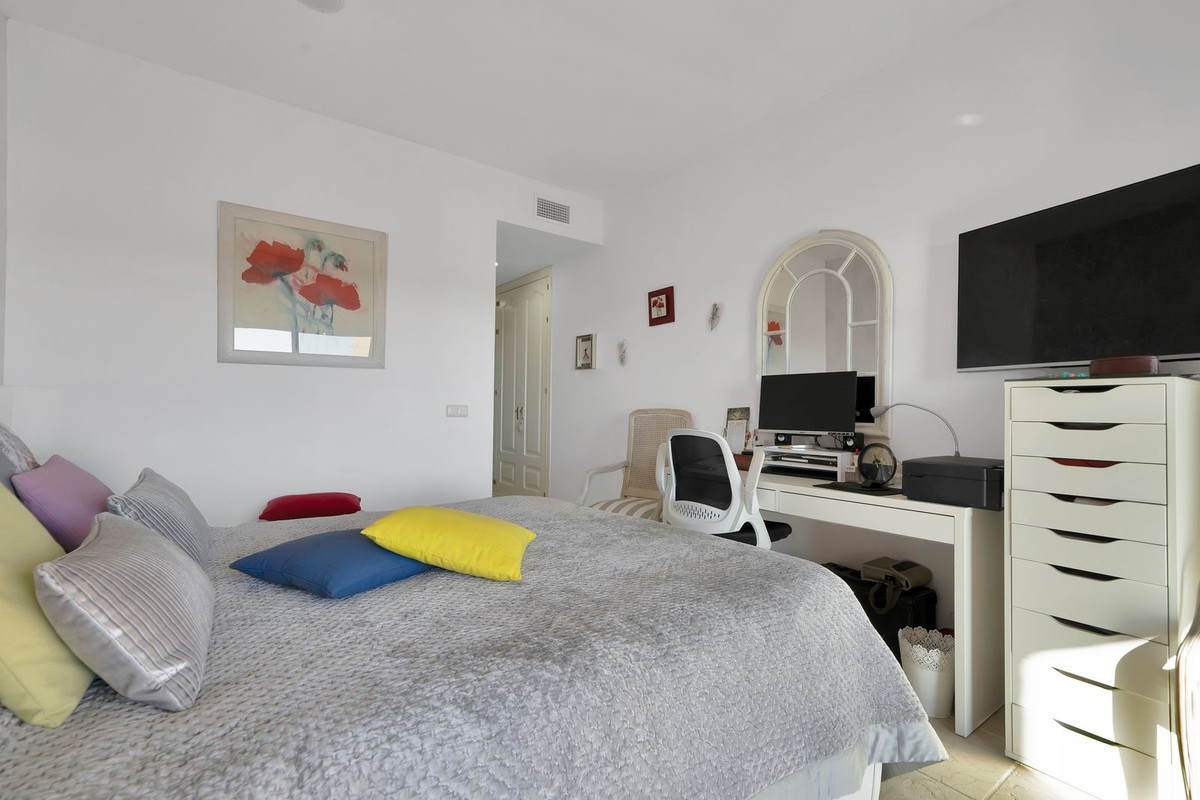 Se vende Apartamento Planta Media de 2 dormitorios en Costa Del Sol, Málaga, España