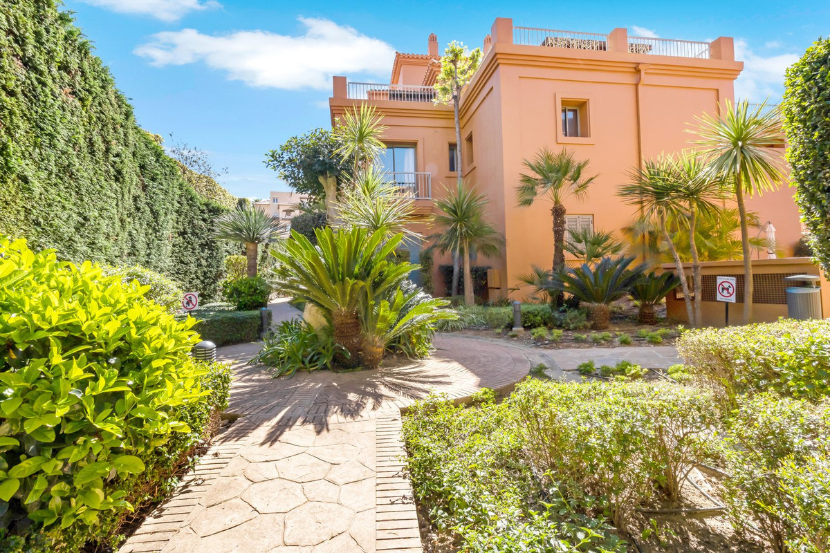 Se vende Apartamento Planta Media de 2 dormitorios en Costa Del Sol, Málaga, España