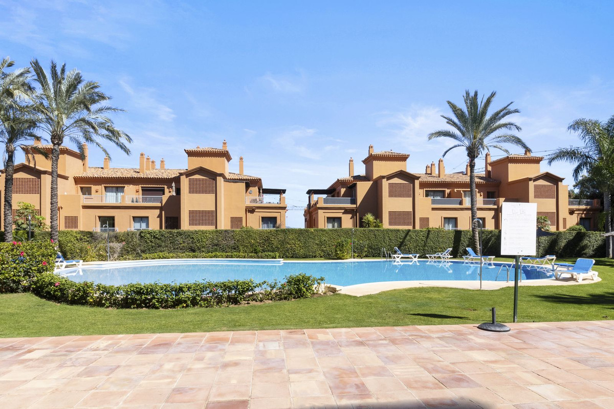 Se vende Apartamento Planta Media de 2 dormitorios en Costa Del Sol, Málaga, España