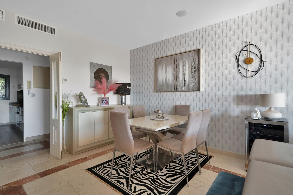Se vende Apartamento Planta Media de 2 dormitorios en Costa Del Sol, Málaga, España