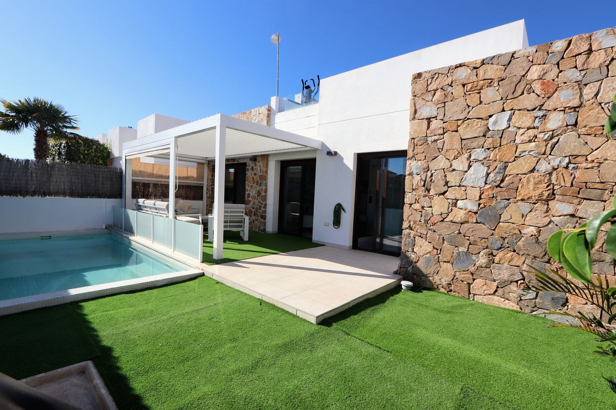3 Bed Townhouse for sale in Lomas De Cabo Roig Costa Blanca, Alicante, Spain