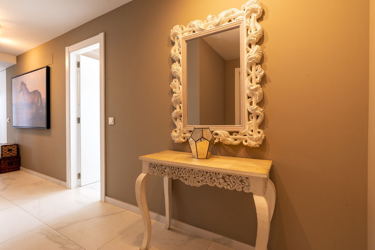 2 Bed Apartment for sale in Fuengirola Costa Del Sol, Málaga, Spain