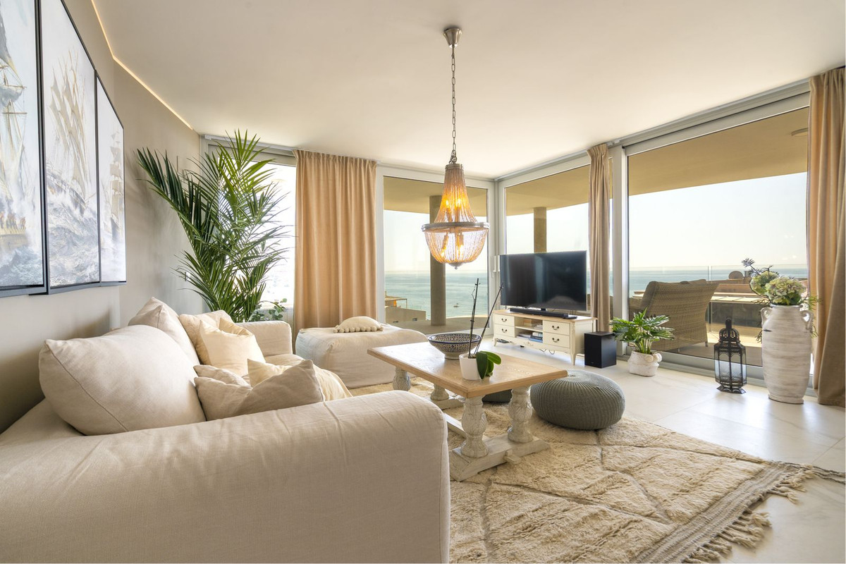 2 Bed Apartment for sale in Fuengirola Costa Del Sol, Málaga, Spain