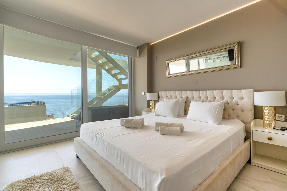 2 Bed Apartment for sale in Fuengirola Costa Del Sol, Málaga, Spain