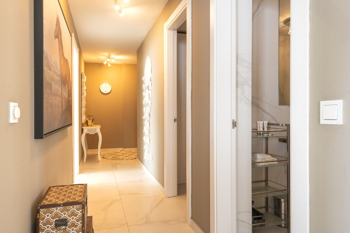 2 Bed Apartment for sale in Fuengirola Costa Del Sol, Málaga, Spain
