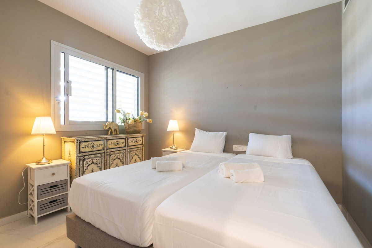 2 Bed Apartment for sale in Fuengirola Costa Del Sol, Málaga, Spain