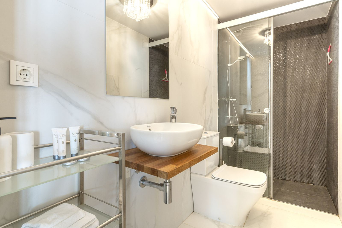 2 Bed Apartment for sale in Fuengirola Costa Del Sol, Málaga, Spain
