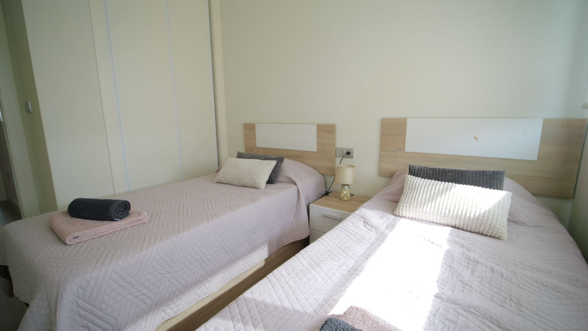 Se vende Apartamento Planta Media de 2 dormitorios en Costa Blanca, Alicante, España