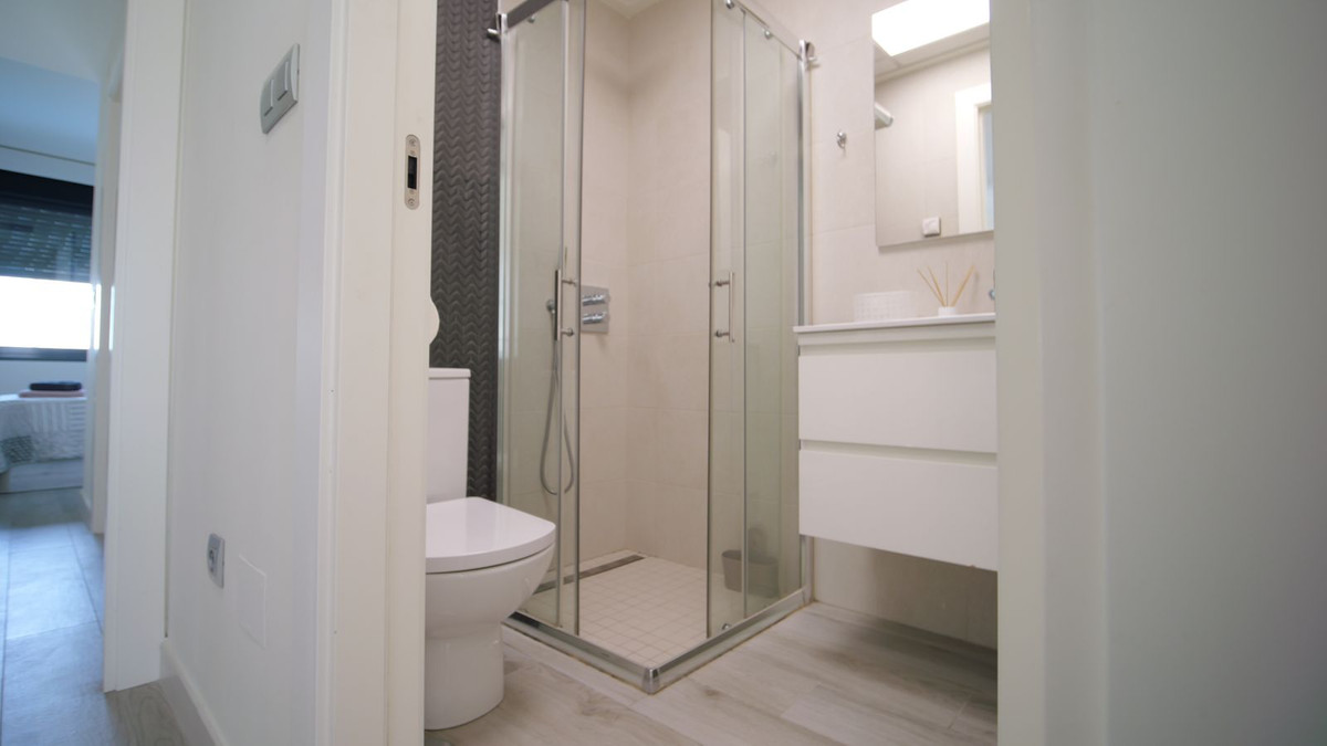 Se vende Apartamento Planta Media de 2 dormitorios en Costa Blanca, Alicante, España