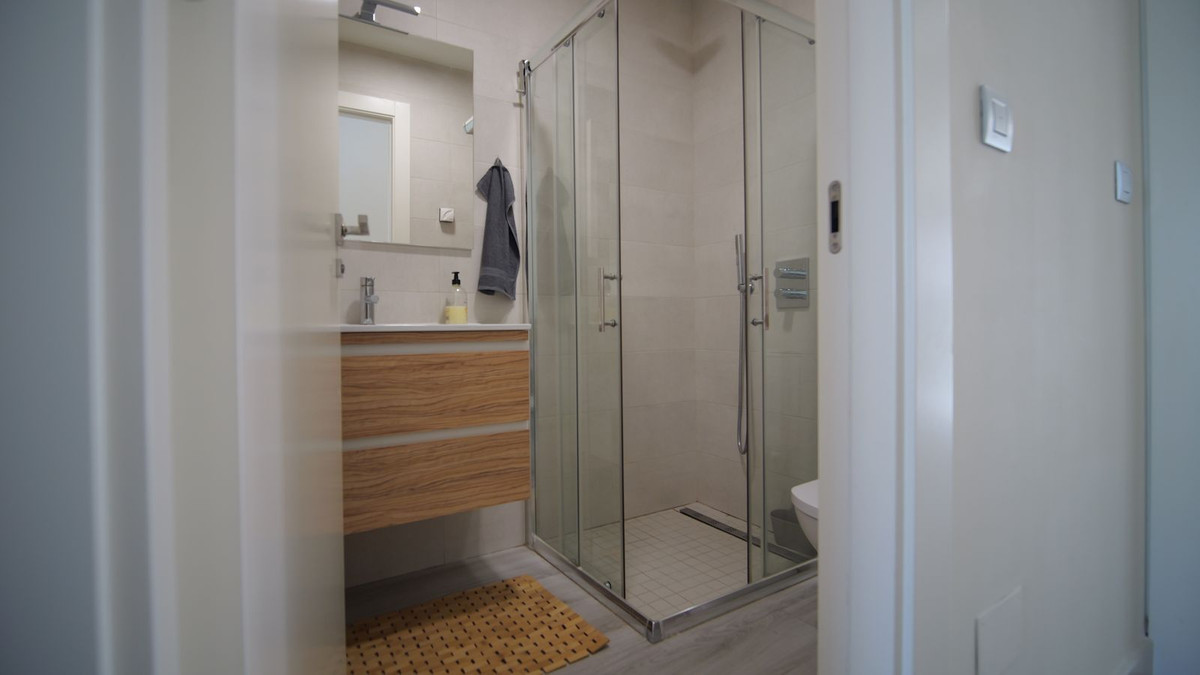 Se vende Apartamento Planta Media de 2 dormitorios en Costa Blanca, Alicante, España