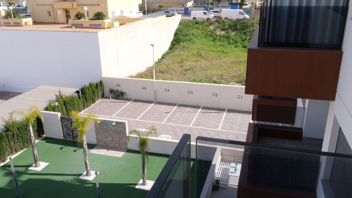 Se vende Apartamento Planta Media de 2 dormitorios en Costa Blanca, Alicante, España