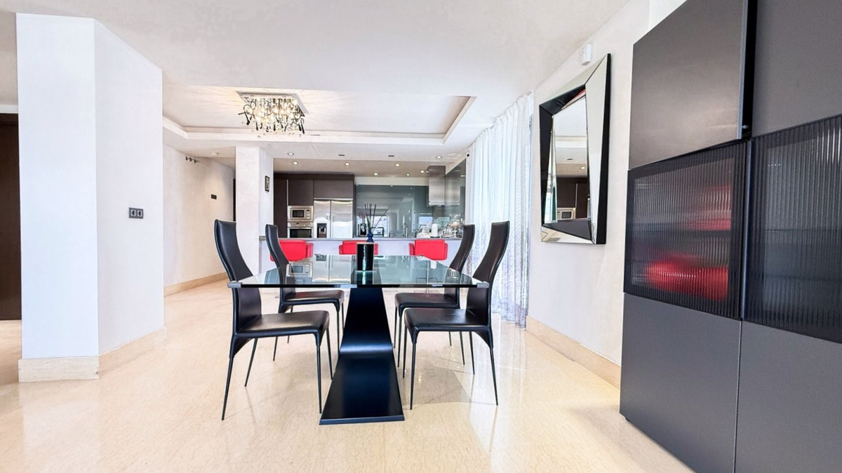3 Bed Apartment for sale in Atalaya Costa Del Sol, Málaga, Spain