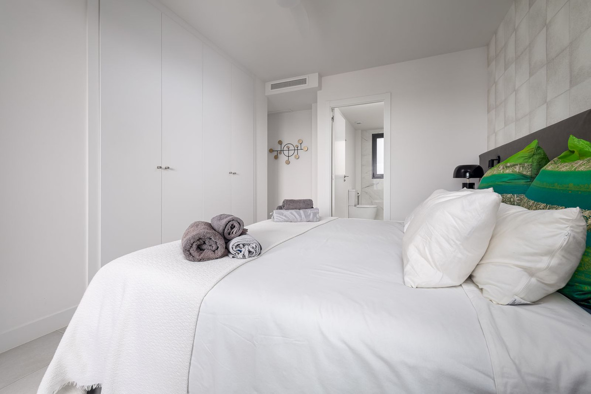 2 Bed Apartment for sale in Selwo Costa Del Sol, Málaga, Spain