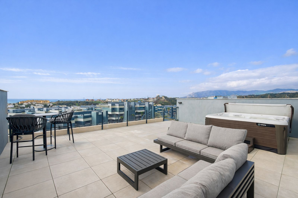2 Bed Apartment for sale in Selwo Costa Del Sol, Málaga, Spain