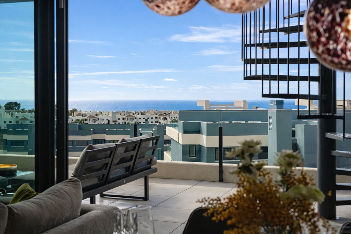 2 Bed Apartment for sale in Selwo Costa Del Sol, Málaga, Spain