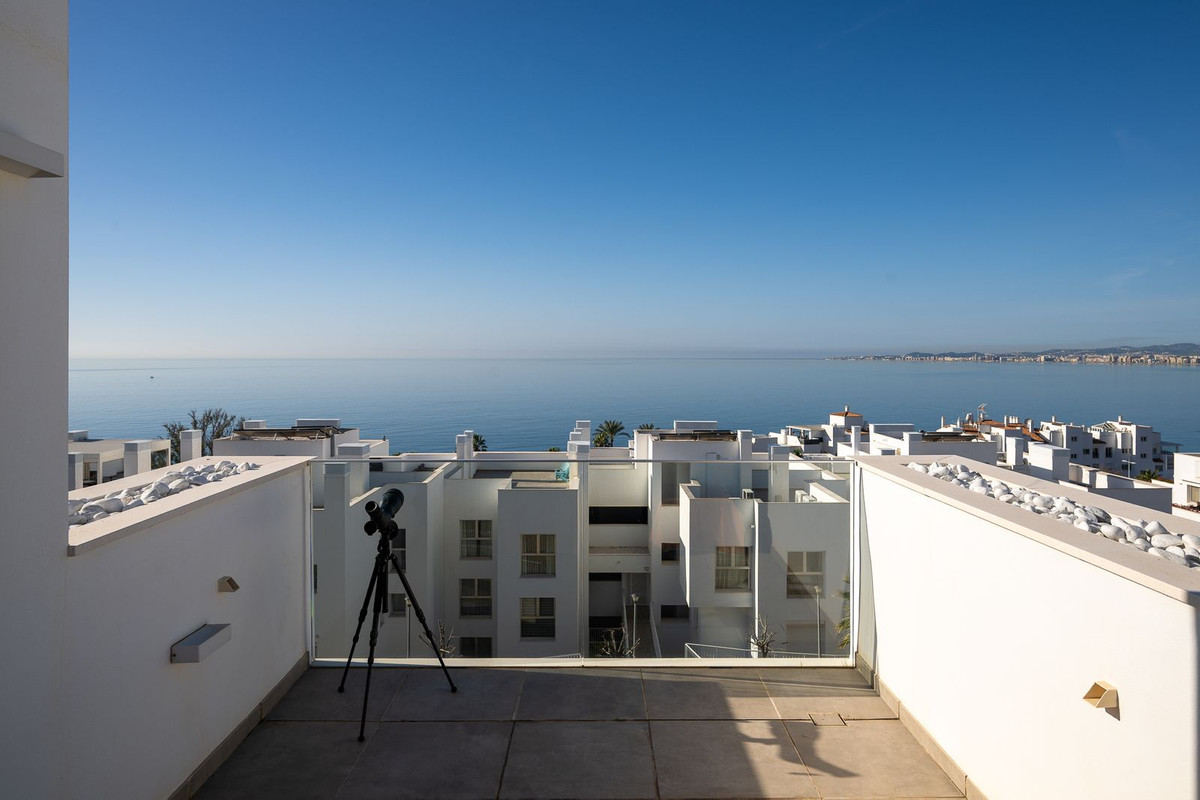 3 Bed Apartment for sale in Torrequebrada Costa Del Sol, Málaga, Spain