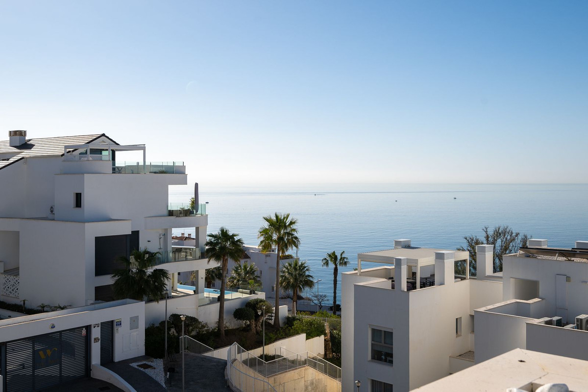 3 Bed Apartment for sale in Torrequebrada Costa Del Sol, Málaga, Spain