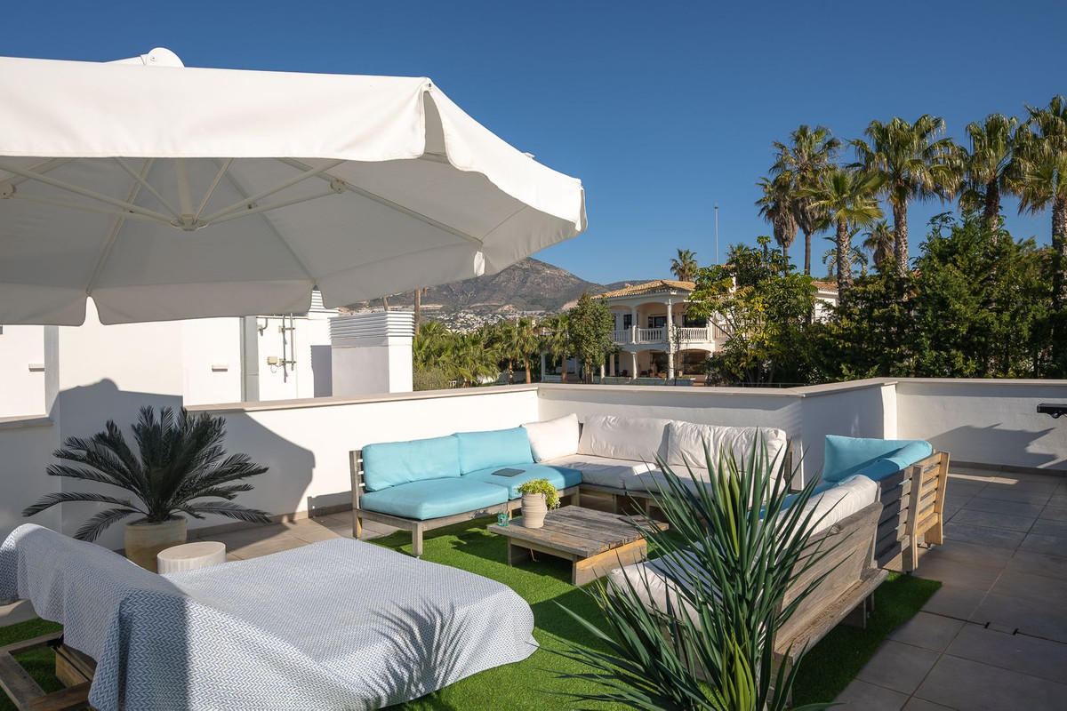 3 Bed Apartment for sale in Torrequebrada Costa Del Sol, Málaga, Spain