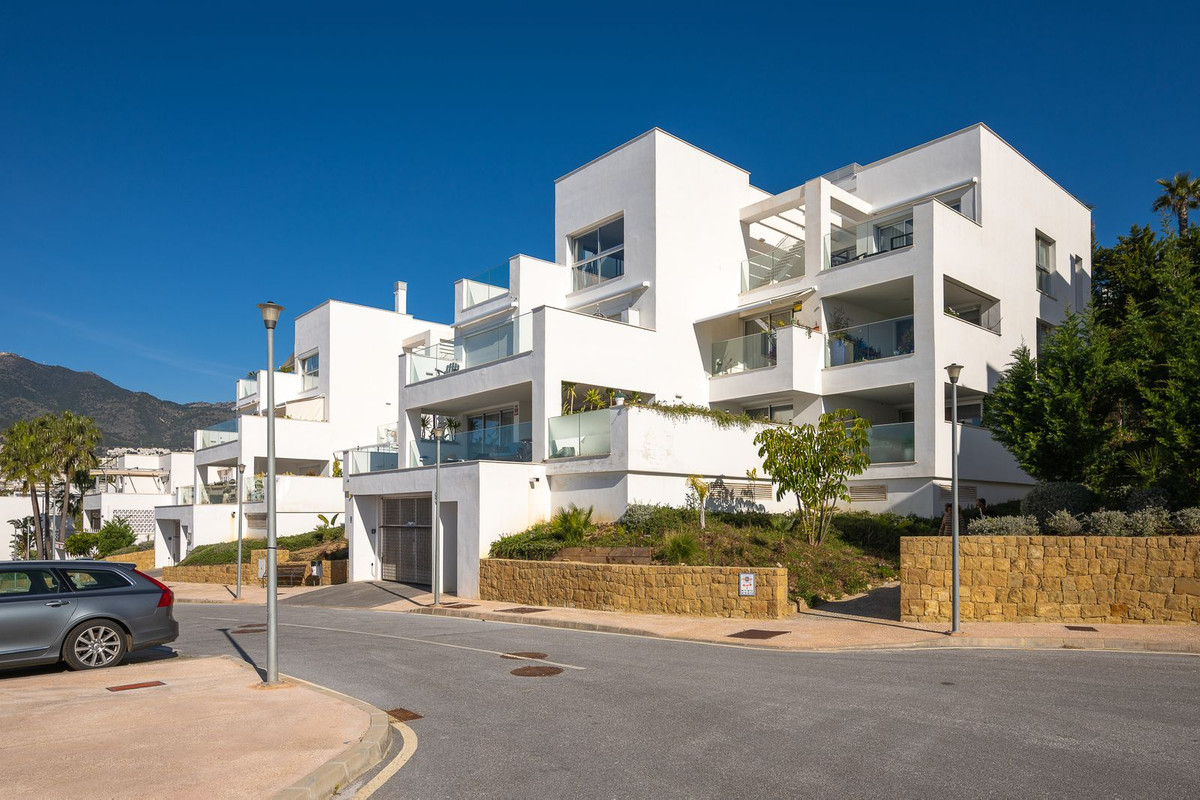 3 Bed Apartment for sale in Torrequebrada Costa Del Sol, Málaga, Spain