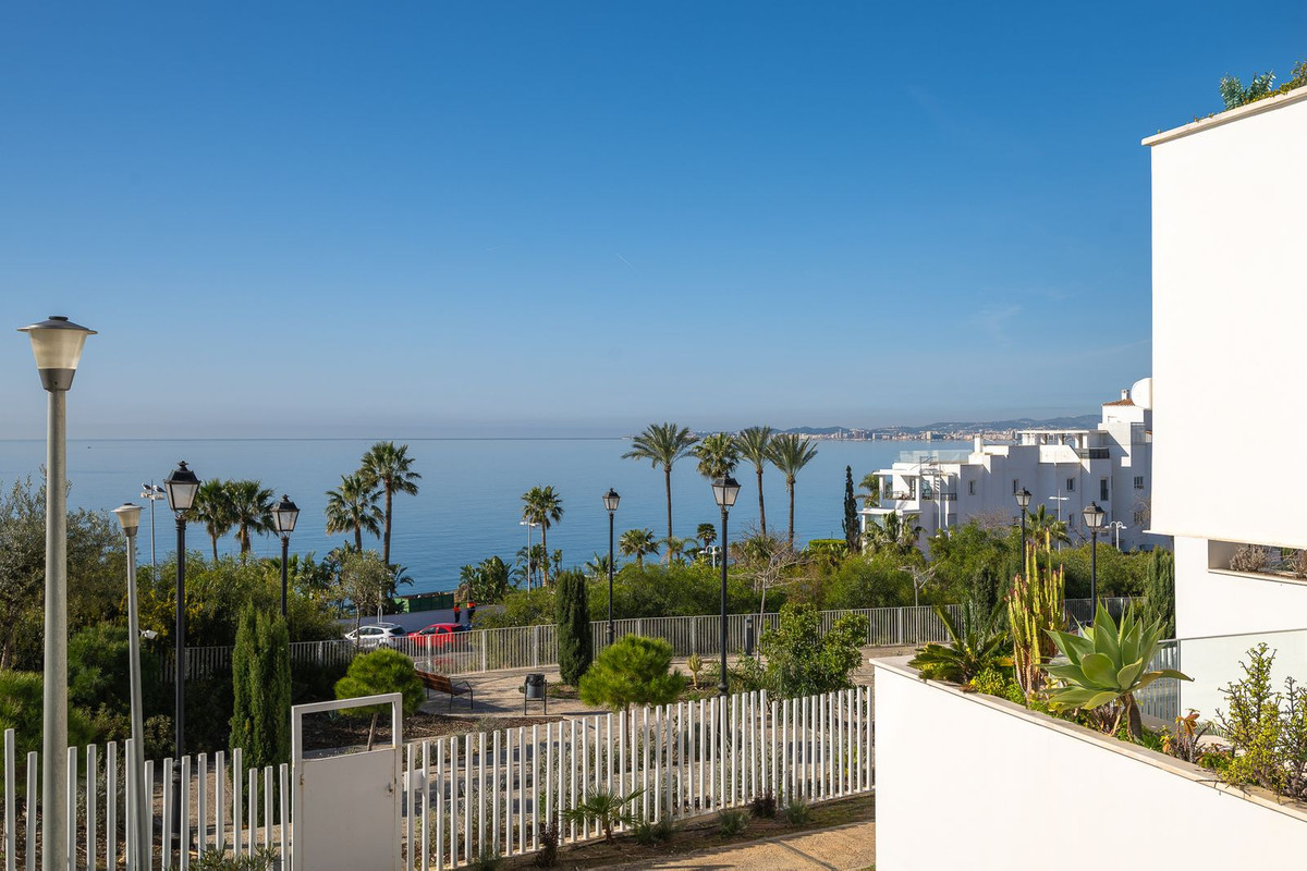 3 Bed Apartment for sale in Torrequebrada Costa Del Sol, Málaga, Spain