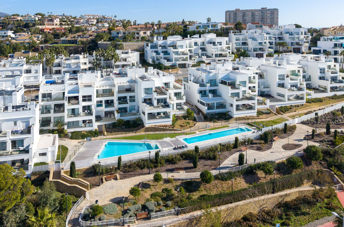 3 Bed Apartment for sale in Torrequebrada Costa Del Sol, Málaga, Spain