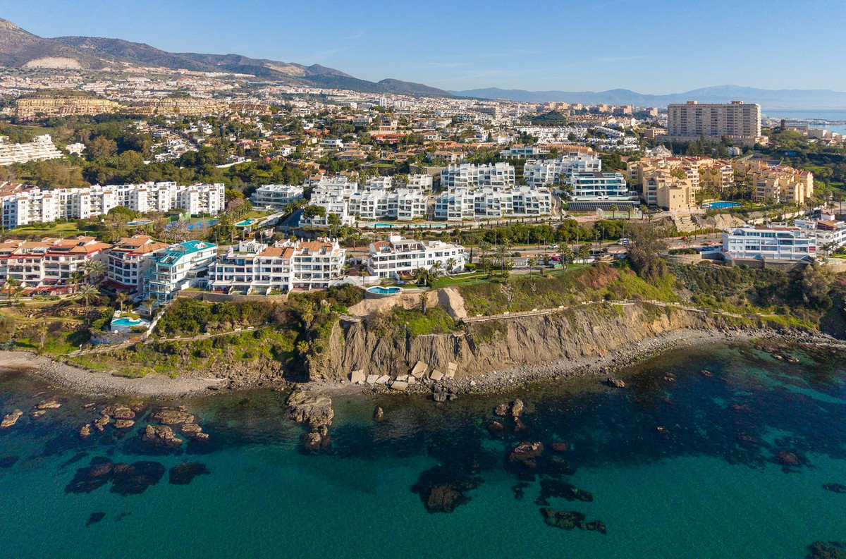 3 Bed Apartment for sale in Torrequebrada Costa Del Sol, Málaga, Spain