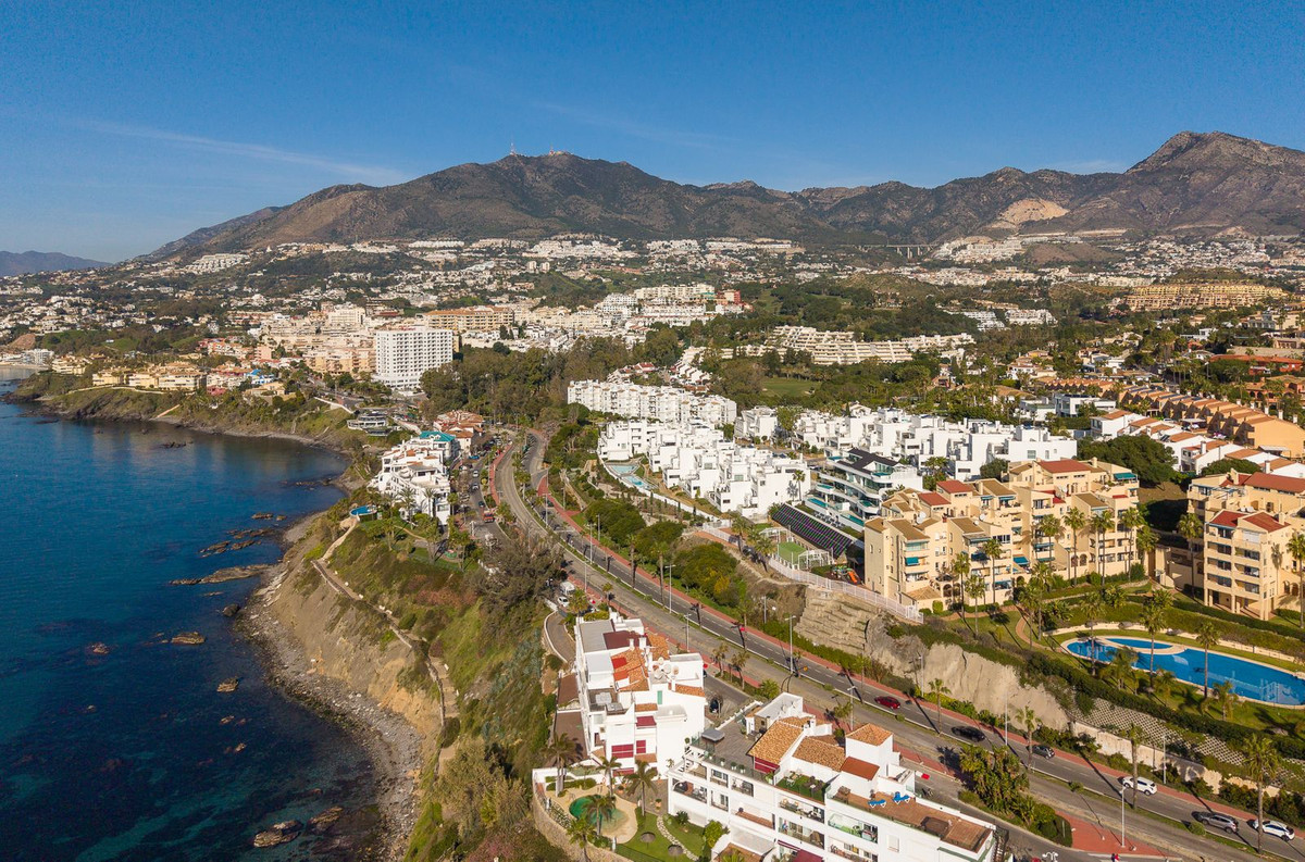 3 Bed Apartment for sale in Torrequebrada Costa Del Sol, Málaga, Spain