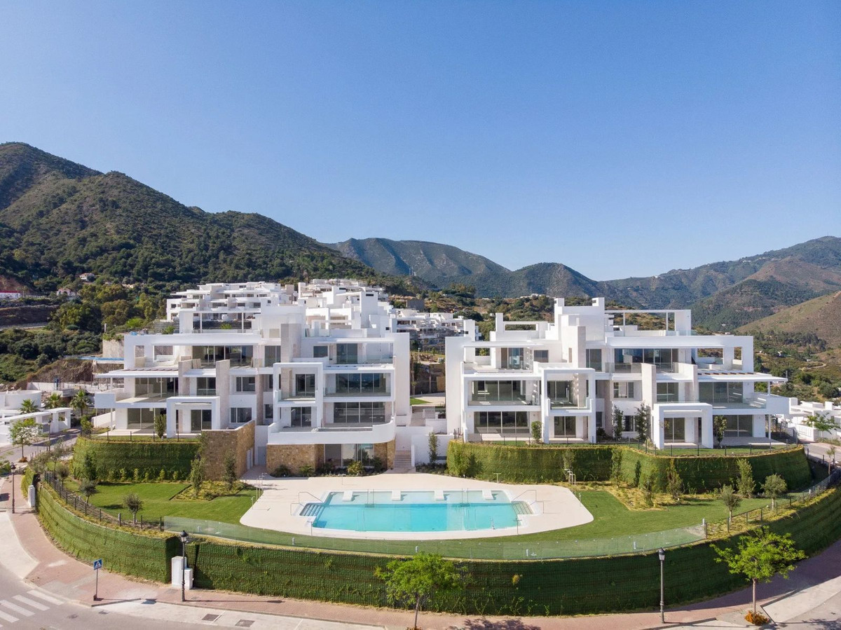 Se vende Apartamento Planta Media de 3 dormitorios en Costa Del Sol, Málaga, España