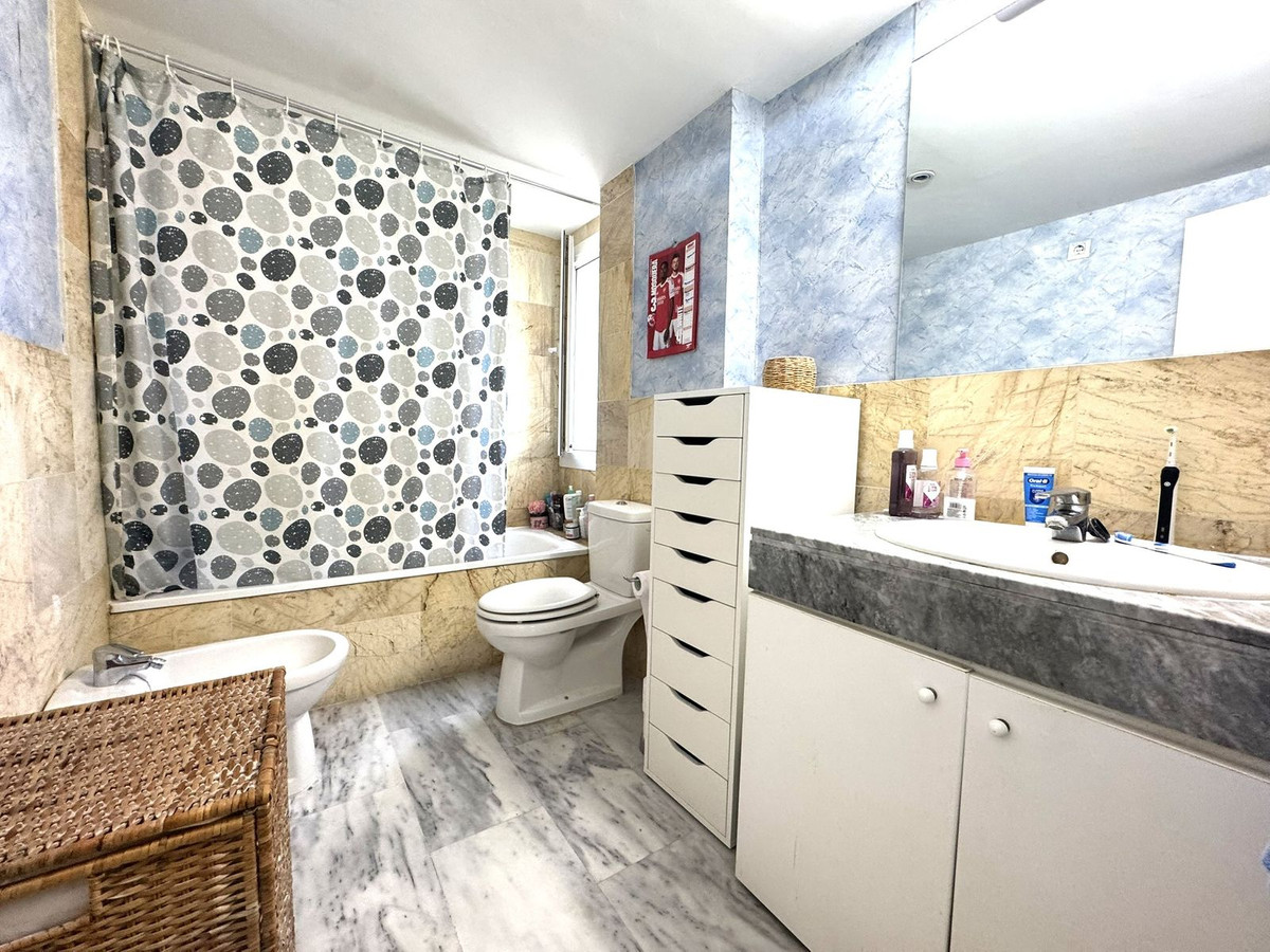 Se vende Apartamento Planta Baja de 3 dormitorios en Costa Del Sol, Málaga, España