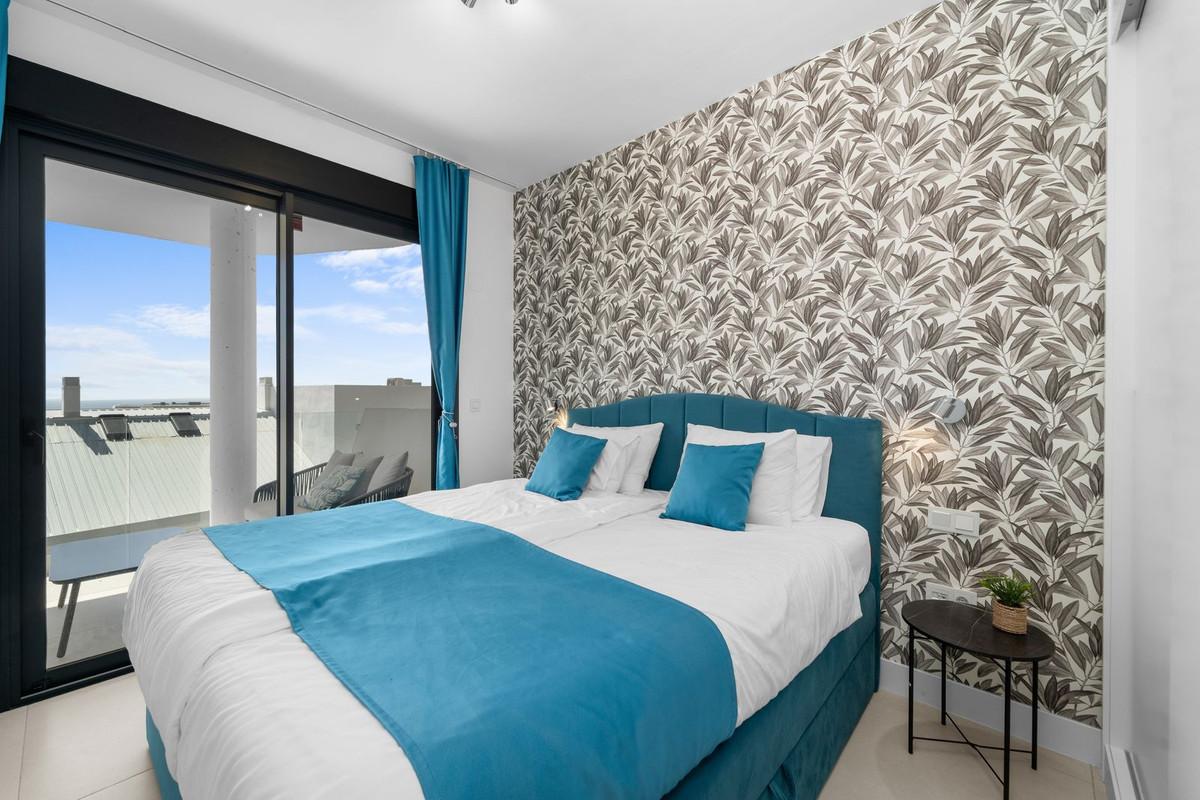 2 Bed Apartment for sale in Fuengirola Costa Del Sol, Málaga, Spain