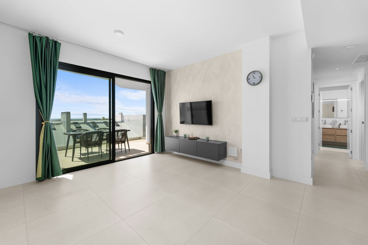2 Bed Apartment for sale in Fuengirola Costa Del Sol, Málaga, Spain
