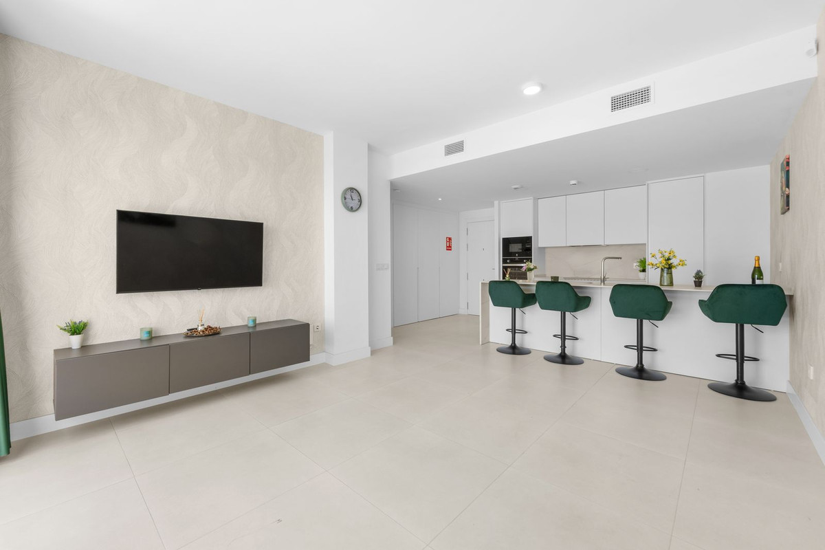 2 Bed Apartment for sale in Fuengirola Costa Del Sol, Málaga, Spain