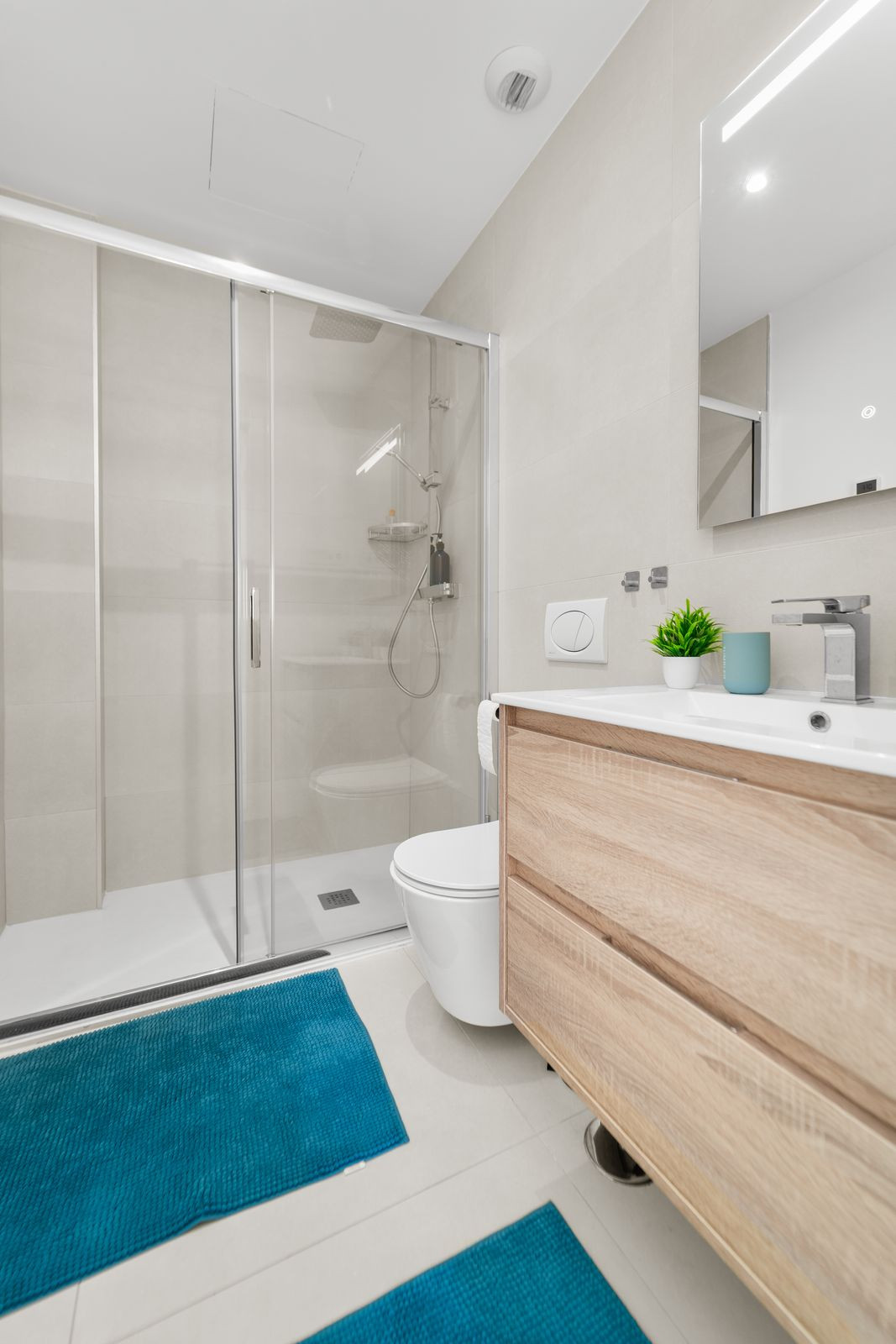 Se vende Apartamento Planta Media de 3 dormitorios en Costa Del Sol, Málaga, España