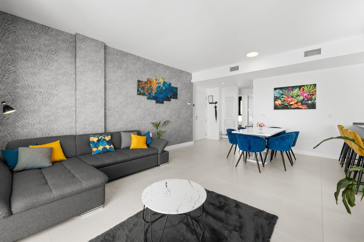 Se vende Apartamento Planta Media de 3 dormitorios en Costa Del Sol, Málaga, España