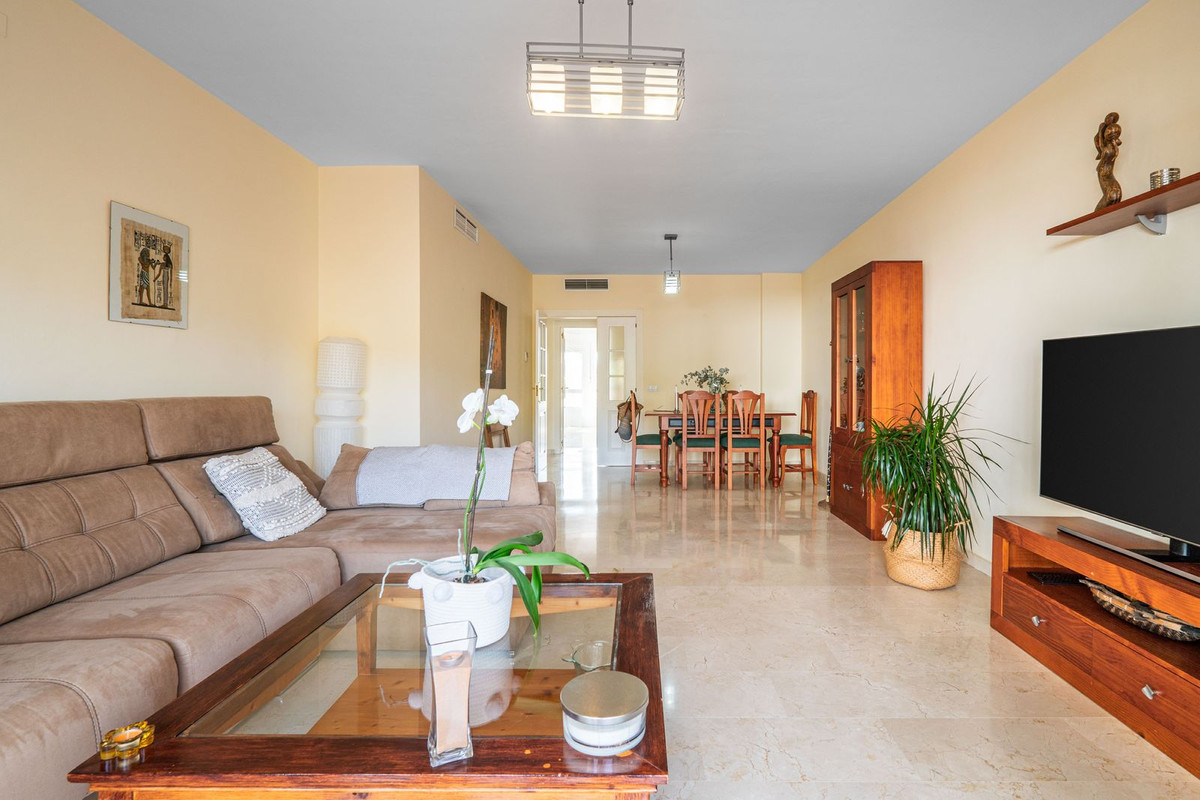 Se vende Apartamento Planta Media de 2 dormitorios en Costa Del Sol, Málaga, España